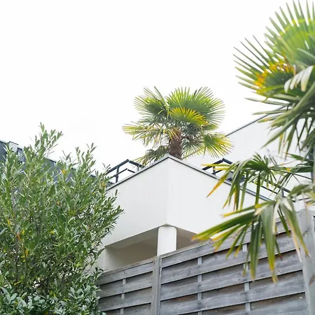 La G - De Standing Apartment *